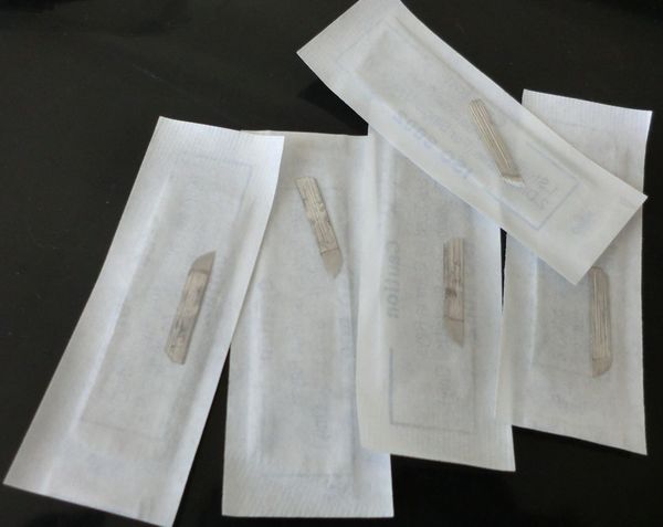 wholesale-50pcs professional 14pin common permanent makeup blades flat needle manual eyebrow pen 3d eyebrow embroidery microblading #j
wholesale-50pcs professional 14pin common permanent makeup blades flat needle manual eyebrow pen 3d eyebrow embroidery microblading #j