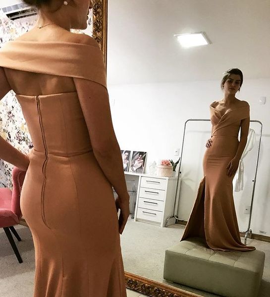 sweetheart off shoulder bridesmaid dresses long simple elegant satin wedding guest dresses leg slit prom party dresses open back, White;pink
sweetheart off shoulder bridesmaid dresses long simple elegant satin wedding guest dresses leg slit prom party dresses open back, White;pink