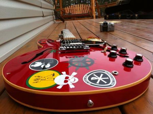 Custom 1959 Элвин Ли Биг Рэд 335, полужесткая электрогитара 60-х годов, блок-вкладыш, дополнительная накладка в центре, черный накладка
Custom 1959 Элвин Ли Биг Рэд 335, полужесткая электрогитара 60-х годов, блок-вкладыш, дополнительная накладка в центре, черный накладка