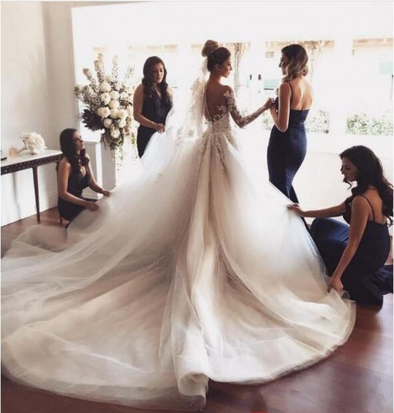 2020 new luxury lace ball gown wedding dresses appliqued beads long sleeves sweep train plus size bridal gowns new arrival 270, White
2020 new luxury lace ball gown wedding dresses appliqued beads long sleeves sweep train plus size bridal gowns new arrival 270, White