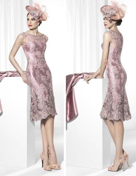 Sheer Neck Short Mother of the Bride dreses Knee-Length Hollow Sleeveless Sheath Satin 2019 Exquisite Lace Half Sleeve with Coat Mother Suit
Sheer Neck Short Mother of the Bride dreses Knee-Length Hollow Sleeveless Sheath Satin 2019 Exquisite Lace Half Sleeve with Coat Mother Suit