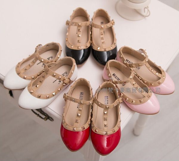 children fashion girls sandals rivets kids shoes patent leather kids shoes girls wedge sandals shoes in stock, Black;grey
children fashion girls sandals rivets kids shoes patent leather kids shoes girls wedge sandals shoes in stock, Black;grey