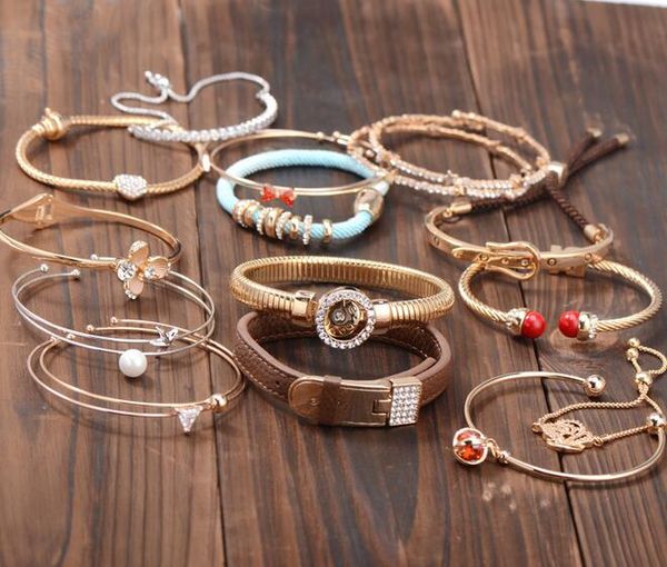 10 шт. / лот Mix стиль золотой кристалл Rhinestone браслеты для DIY ювелирные изделия Gfit бес
10 шт. / лот Mix стиль золотой кристалл Rhinestone браслеты для DIY ювелирные изделия Gfit бес