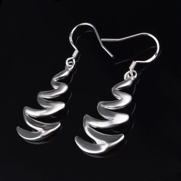 fashion pretty explosion models in europe and america fashion shine 925 silver earrings silver earrings 1118
fashion pretty explosion models in europe and america fashion shine 925 silver earrings silver earrings 1118