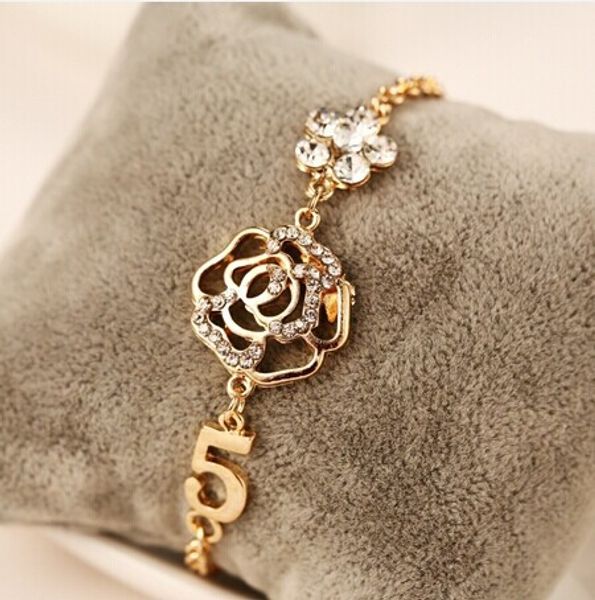 wholesale-2015 fashion rose flower five bracelet women girl's love gift alloy bracelets, Golden;silver
wholesale-2015 fashion rose flower five bracelet women girl's love gift alloy bracelets, Golden;silver