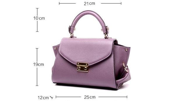 2017. bags. women's cowhide. bags.totes.luxury. fashion genuine bag. body.shoulder casual small. catch.cross lock leather. handbag. rid, Red;black
2017. bags. women's cowhide. bags.totes.luxury. fashion genuine bag. body.shoulder casual small. catch.cross lock leather. handbag. rid, Red;black