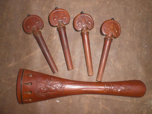 1 set carved cello fitting jujube wood with tail piece and cello pegs 4/4 carved with nice pattern
1 set carved cello fitting jujube wood with tail piece and cello pegs 4/4 carved with nice pattern