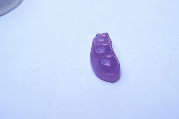the violet natural agate fourth quarter bean (four seasons peace) hand-carved pendant necklace, Silver
the violet natural agate fourth quarter bean (four seasons peace) hand-carved pendant necklace, Silver
