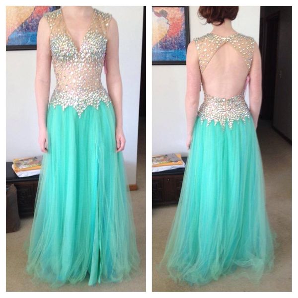 2019 Newest Sparkly V Neck Evening Dresses Beaded Crystals Top See Through Formal Party Dress Tulle Floor Length Sexy Evening Gowns
2019 Newest Sparkly V Neck Evening Dresses Beaded Crystals Top See Through Formal Party Dress Tulle Floor Length Sexy Evening Gowns