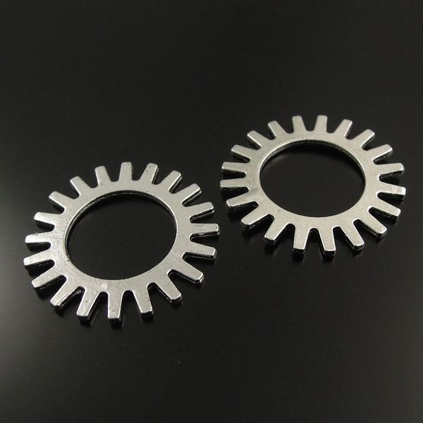 10pcs/lot antique silver gear alloy pendant charms jewelry finding 25*25*2mm au38340 jewelry making, Bronze;silver 
10pcs/lot antique silver gear alloy pendant charms jewelry finding 25*25*2mm au38340 jewelry making, Bronze;silver