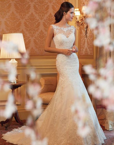 New style Europe and America Off Shoulder dress, lace tail bride big tail married wedding dress
New style Europe and America Off Shoulder dress, lace tail bride big tail married wedding dress
