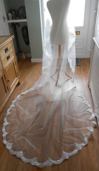cathedral length one layer wedding veil white ivory bridal veil lace edge bridal accessonise, Black
cathedral length one layer wedding veil white ivory bridal veil lace edge bridal accessonise, Black