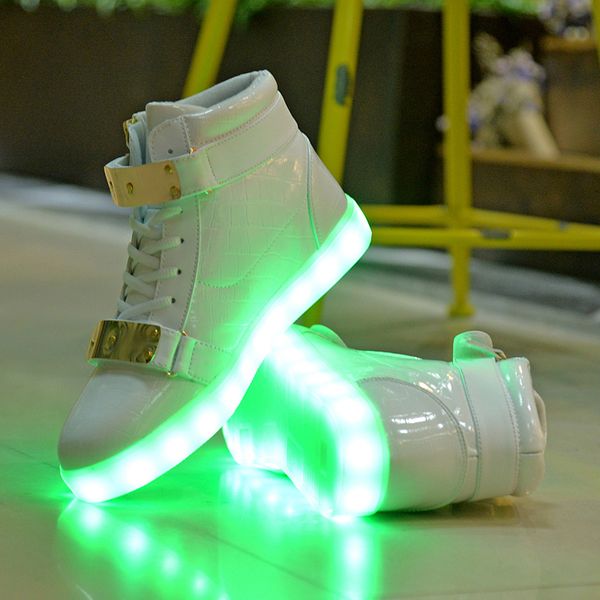 good quality 7 colors led luminous women&men high sneakers led shoes for adults usb charging lights shoes black white ing
good quality 7 colors led luminous women&men high sneakers led shoes for adults usb charging lights shoes black white ing