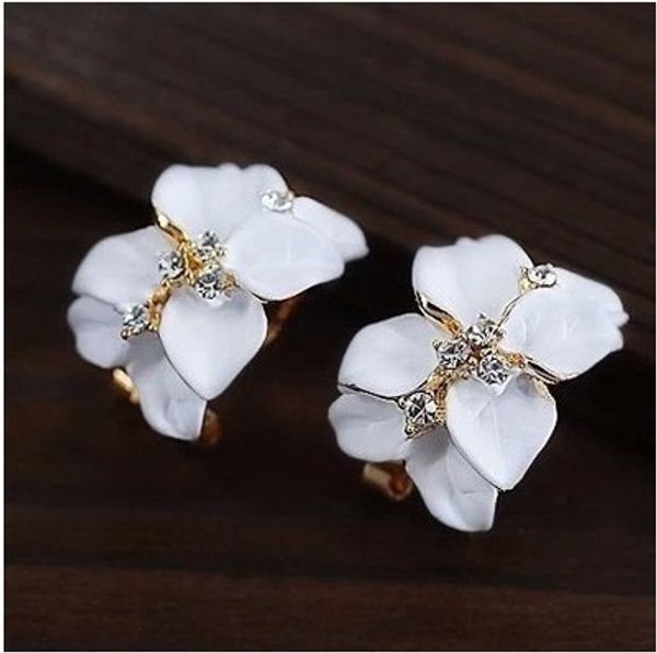 hign quality diamond flower earring in black and white colors, fashion and simple style, no fade, ing, Golden;silver
hign quality diamond flower earring in black and white colors, fashion and simple style, no fade, ing, Golden;silver