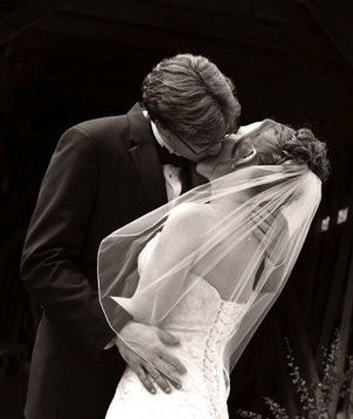 новый топ-мод в наличии реальное изображение line edge 1t с расческой lvory white elbow свадебная фата фата, Black
новый топ-мод в наличии реальное изображение line edge 1t с расческой lvory white elbow свадебная фата фата, Black