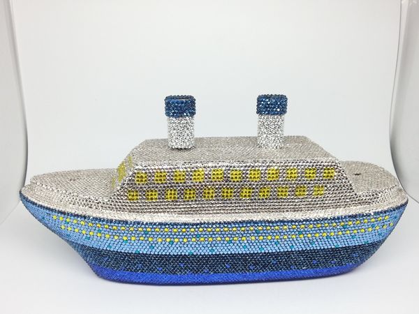 wholesale-titanic boat clutch bag ladies bags with rhinestones crystals hard evening clutches party crystal wedding handbags for brides
wholesale-titanic boat clutch bag ladies bags with rhinestones crystals hard evening clutches party crystal wedding handbags for brides