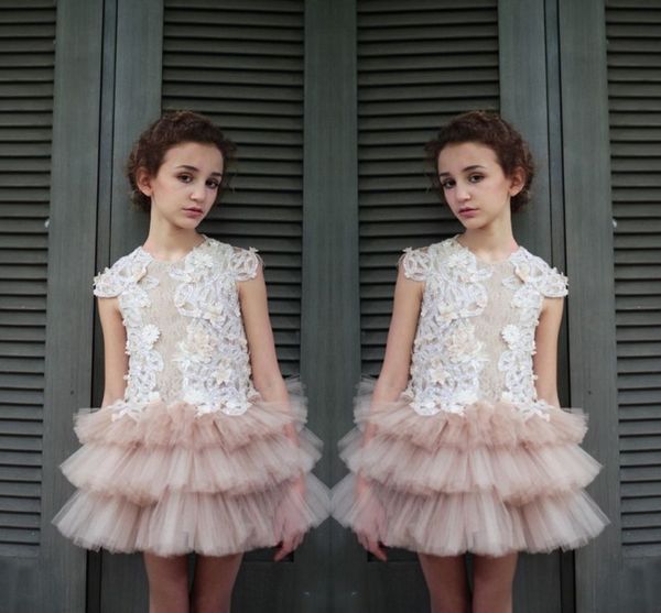 new design lace tulle tiered skirt flower girl dresses for wedding 2017 jewel sleeveless mini party dresses for children pageant gowns, White;blue
new design lace tulle tiered skirt flower girl dresses for wedding 2017 jewel sleeveless mini party dresses for children pageant gowns, White;blue