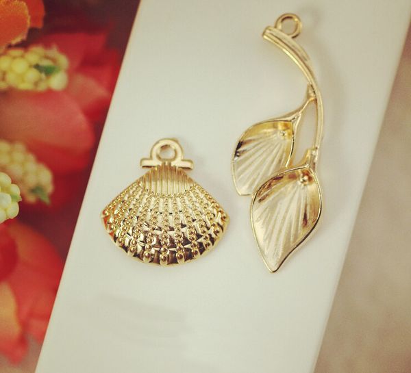 100pcs/lot calla lily shell alloy charms fashion jewelry diy fit bracelets necklace earrings 2016 june, Bronze;silver
100pcs/lot calla lily shell alloy charms fashion jewelry diy fit bracelets necklace earrings 2016 june, Bronze;silver