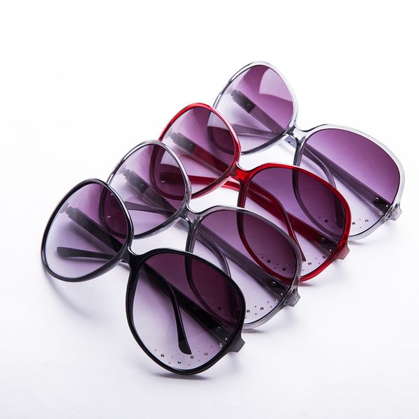 ladies sunglasses, fashionable and elegant sunglasses, classic big frame sunglasses, europe and america sell well, White;black
ladies sunglasses, fashionable and elegant sunglasses, classic big frame sunglasses, europe and america sell well, White;black