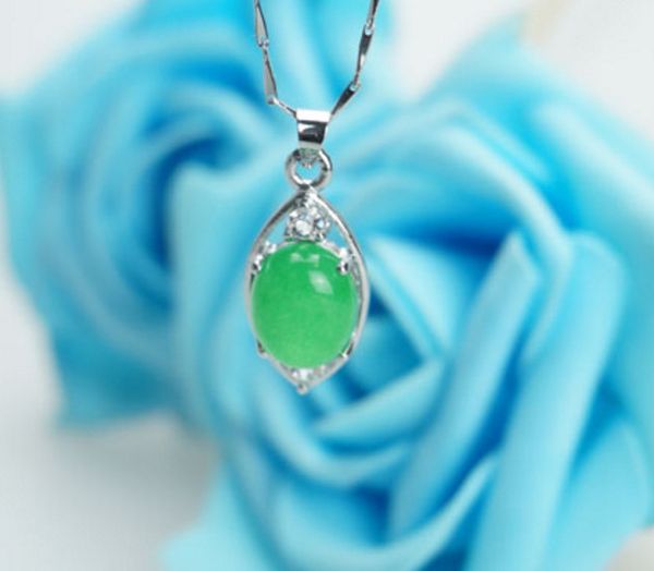 hide silver inlay - natural green malay jade - hand-carved (drop shaped), lucky necklace pendant
hide silver inlay - natural green malay jade - hand-carved (drop shaped), lucky necklace pendant