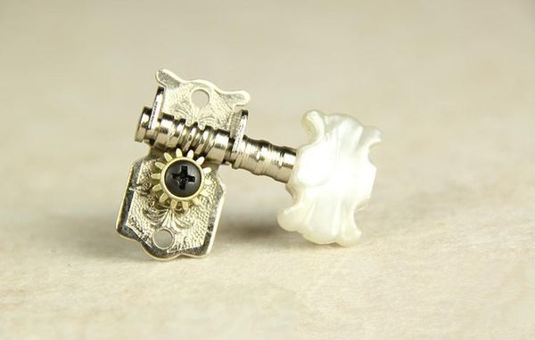 6pcs/set 3r3l classical guitar strings button guitar accessories for tuning pegs keys tuner machine heads guitar parts
6pcs/set 3r3l classical guitar strings button guitar accessories for tuning pegs keys tuner machine heads guitar parts