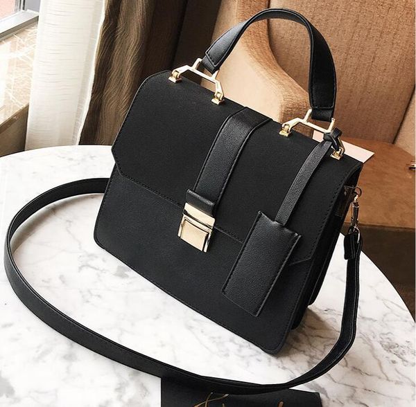 2017. lock catch. small. handbag. fashion casual bag. women's bags. girl. pu. soft. cross body.shoulder bags.totes
2017. lock catch. small. handbag. fashion casual bag. women's bags. girl. pu. soft. cross body.shoulder bags.totes
