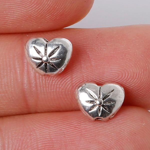 18pcs 6x8mm zinc alloy antique silver loving heart diy charms pendants jewelry making diy, Bronze;silver
18pcs 6x8mm zinc alloy antique silver loving heart diy charms pendants jewelry making diy, Bronze;silver