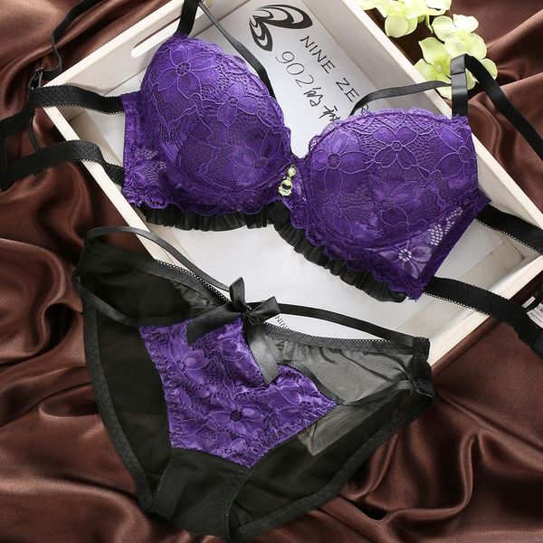 wholesale-women lace embroidery underwear adjustable straps solid hollow out back closure bra sets 70b/75b/80b, Red;black
wholesale-women lace embroidery underwear adjustable straps solid hollow out back closure bra sets 70b/75b/80b, Red;black