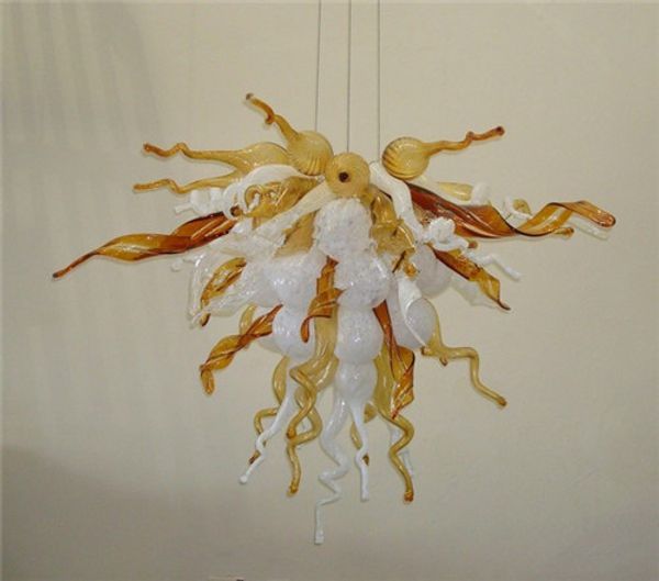 lr932-most popular murano art glass chandelier ,smart amber and white restaurant decorative chandelier,and small size lighting
lr932-most popular murano art glass chandelier ,smart amber and white restaurant decorative chandelier,and small size lighting