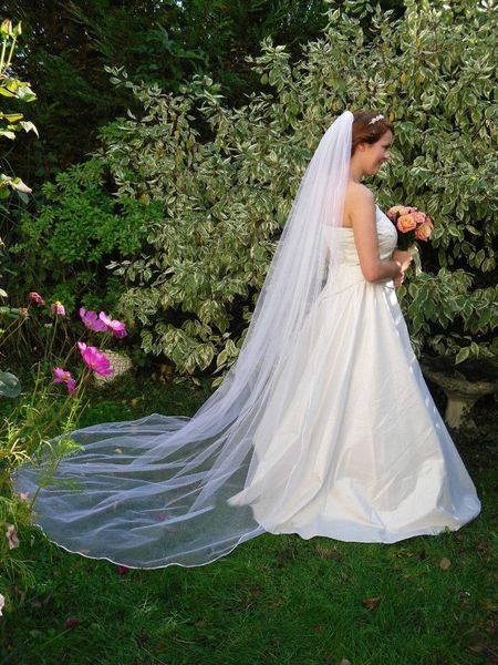 new sale romantic mantilla veil fashion designer color is white and ivory ribbon edge veil cathedral, Black
new sale romantic mantilla veil fashion designer color is white and ivory ribbon edge veil cathedral, Black