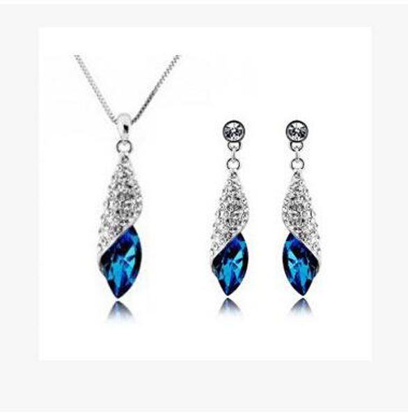 austrian crystal full of diamond pendant necklace and earrings women jewelry sets fashion high quality, Golden;silver
austrian crystal full of diamond pendant necklace and earrings women jewelry sets fashion high quality, Golden;silver