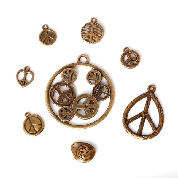 new 61pcs/lot zinc alloy antique bronze plated peace sign charms vintage tibetan pendants diy bracelet necklace jewelry makin, Bronze;silver
new 61pcs/lot zinc alloy antique bronze plated peace sign charms vintage tibetan pendants diy bracelet necklace jewelry makin, Bronze;silver