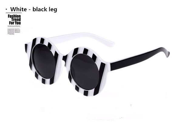 2016 sunglasses street selling women limited house of holland direct fashion shoot black and white woman round man striped 9 colors for box, White;black
2016 sunglasses street selling women limited house of holland direct fashion shoot black and white woman round man striped 9 colors for box, White;black