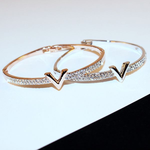 Luxury Letter V Crystal Bangles Pulseira Feminina Famous Design Rhinestone Arm Cuff Bracelets Women Bijoux Jewelry Gift For Girl
Luxury Letter V Crystal Bangles Pulseira Feminina Famous Design Rhinestone Arm Cuff Bracelets Women Bijoux Jewelry Gift For Girl