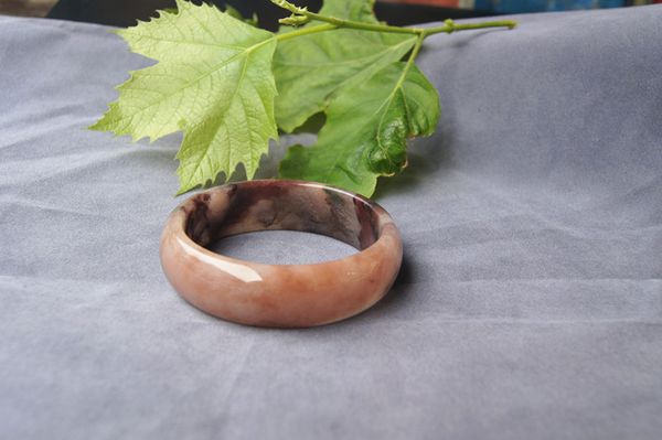 beautiful golden silk (jade), hand-carved colored bracelets, beautiful women's favorite., Black
beautiful golden silk (jade), hand-carved colored bracelets, beautiful women's favorite., Black