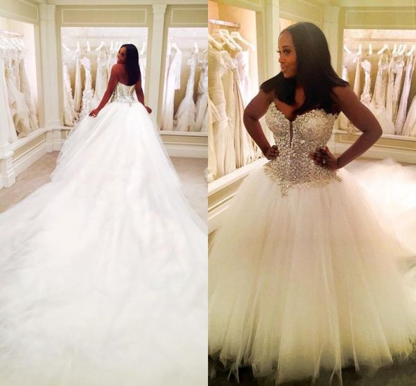 2017 wedding dresses arabic dubai sweetheart lace appliques beaded crystal ruffy backless tulle 3 meters train bull gown bridal gowns custom, White
2017 wedding dresses arabic dubai sweetheart lace appliques beaded crystal ruffy backless tulle 3 meters train bull gown bridal gowns custom, White