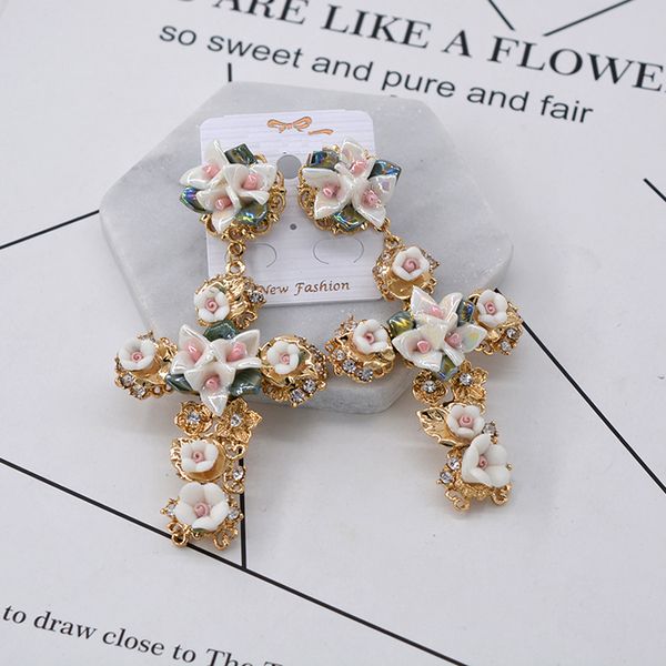 new design baroque ceramic cross stud earrings for women fashion punk jewelry crystal flower statement earrings brincos bijoux, Golden;silver
new design baroque ceramic cross stud earrings for women fashion punk jewelry crystal flower statement earrings brincos bijoux, Golden;silver