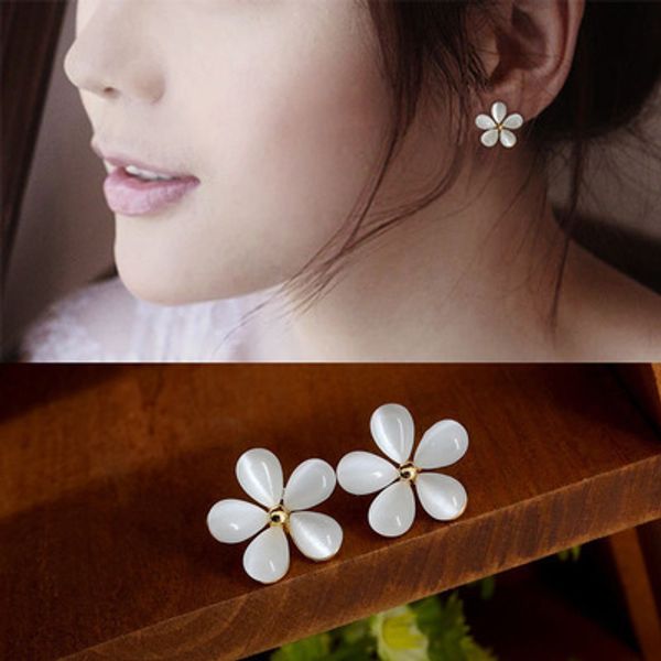 hign quality flower earring with the material of cat's eye opal, fashion and simple style, no fade, ing, Golden;silver
hign quality flower earring with the material of cat's eye opal, fashion and simple style, no fade, ing, Golden;silver