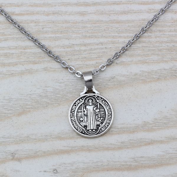 MIC 20pcs / lot Antique Silver alloy Saint Benedict Medal Charms Pendant Necklaces 20 inches Chains
MIC 20pcs / lot Antique Silver alloy Saint Benedict Medal Charms Pendant Necklaces 20 inches Chains