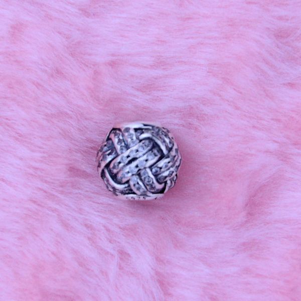 authentic 925 sterling silver beads love knot charm with cubic zirconia for women fashion fits pandora style bracelets for women 1pc/lot, Black
authentic 925 sterling silver beads love knot charm with cubic zirconia for women fashion fits pandora style bracelets for women 1pc/lot, Black