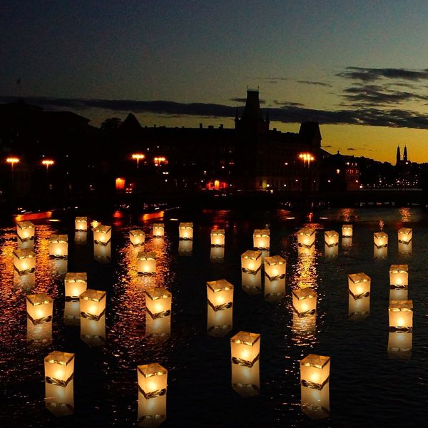 Paper lantern water floating light quare chine e ble ing fe tival lantern floating wi hing light water candle light
Paper lantern water floating light quare chine e ble ing fe tival lantern floating wi hing light water candle light
