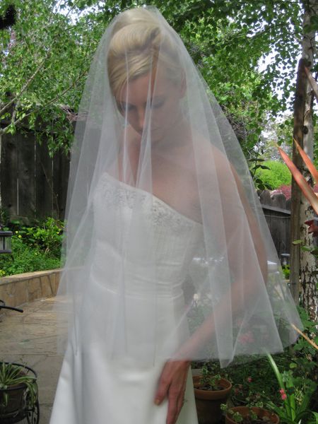 sale fashion designer wedding veil cut edge veil elbow white ivory bridal head pieces, Black
sale fashion designer wedding veil cut edge veil elbow white ivory bridal head pieces, Black