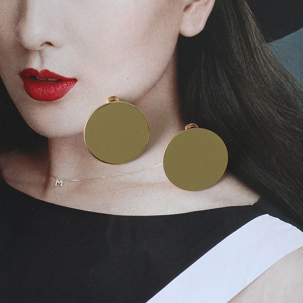 Womens Earrings High Quality Round Ear Stud Earrings Fashion Jewelry Designer Ear Ring Earings Chic Simple Ear Acc Accessories Jewellry
Womens Earrings High Quality Round Ear Stud Earrings Fashion Jewelry Designer Ear Ring Earings Chic Simple Ear Acc Accessories Jewellry