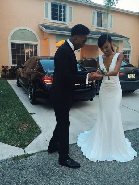 deep v neck white mermaid prom dresses 2016 vestidos de longo sweep train slim black girl dress formal evening gown
deep v neck white mermaid prom dresses 2016 vestidos de longo sweep train slim black girl dress formal evening gown