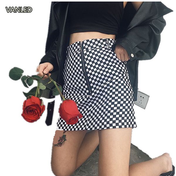 wholesale- 2017 harajuku vintage black white plaid circle zipper women slim skirt
wholesale- 2017 harajuku vintage black white plaid circle zipper women slim skirt