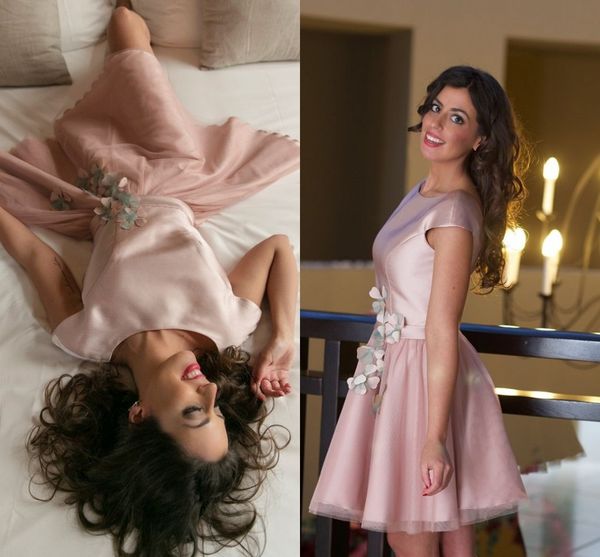 blush pink junior homecoming dresses jewel neck cap sleeves flowers appliques organza short graduation party dress cocktail gowns ba2952, Blue;pink
blush pink junior homecoming dresses jewel neck cap sleeves flowers appliques organza short graduation party dress cocktail gowns ba2952, Blue;pink