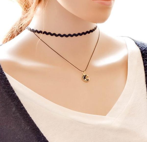 2 chains necklace with porcelain moon pendant, vintage style,noble and delicate for women, and high quality, Golden;silver
2 chains necklace with porcelain moon pendant, vintage style,noble and delicate for women, and high quality, Golden;silver