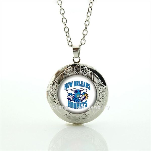 Cute cartoon picture happy jewelry locket necklace New Orleans Saints Newest mix 32 sport present for boys and girls NF132
Cute cartoon picture happy jewelry locket necklace New Orleans Saints Newest mix 32 sport present for boys and girls NF132