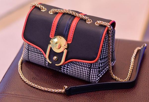 2017. small. metal chain. women's bags. fashion casual bag. handbag. microfiber skin. mini.cross body.shoulder bags.totes.luxury
2017. small. metal chain. women's bags. fashion casual bag. handbag. microfiber skin. mini.cross body.shoulder bags.totes.luxury