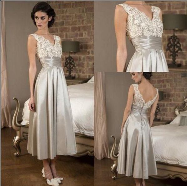 2017 Gorgeous V Neck Lace Applique Mother Of the Bride Dresses Sleeveless Satin A Line Tea Length Evening Dress Ribbon Long Prom Party Gowns, Black;red
2017 Gorgeous V Neck Lace Applique Mother Of the Bride Dresses Sleeveless Satin A Line Tea Length Evening Dress Ribbon Long Prom Party Gowns, Black;red